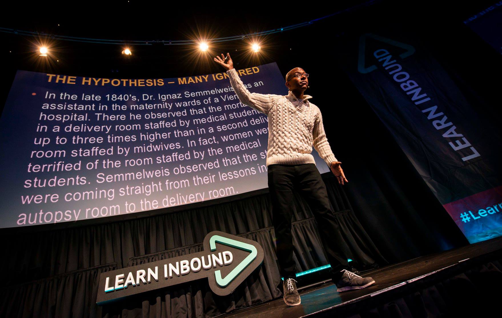 Wil Reynolds on stage at Learn Inbound Dublin